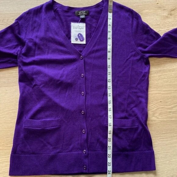 Lord & Taylor Extra Fine Merino Wool Cardigan - NWT - Picture 6 of 9